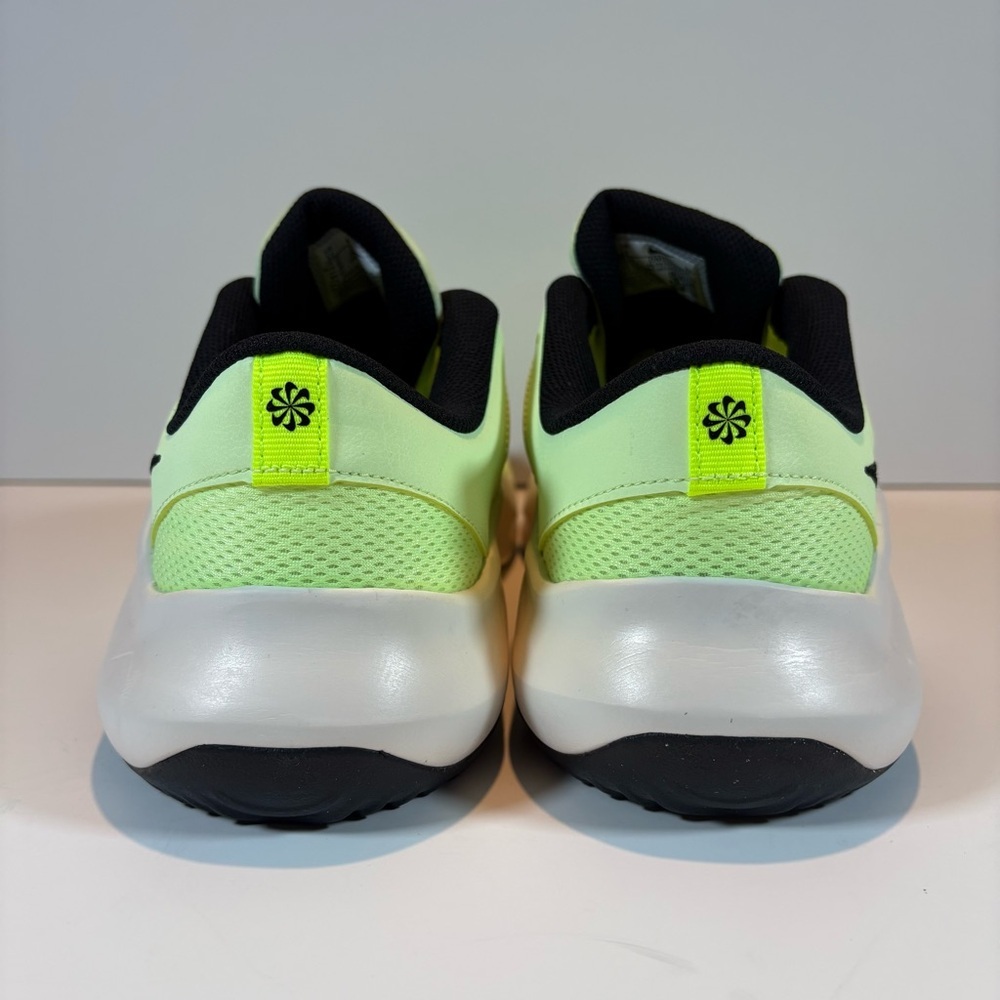 Men’s Nike Legend Essential 3 Next Nature Shoes Size 11 New In Box - Picture 4 of 6